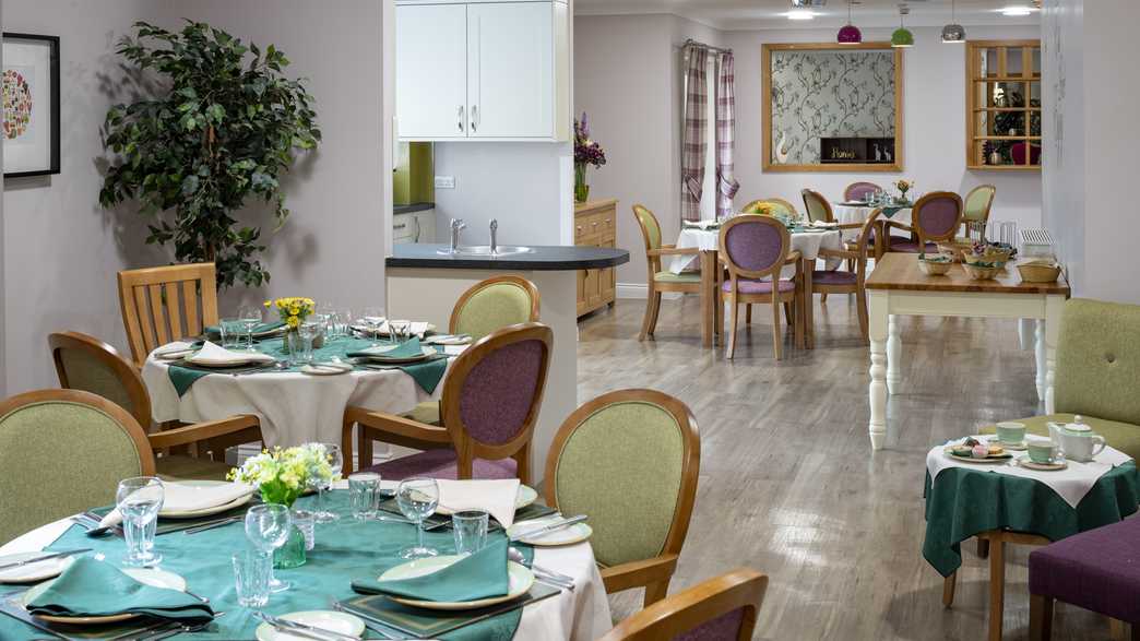 Edwardstow Court Care Centre Care Home Cheltenham meals-carousel - 4