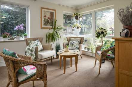 Lent Rise House Care Home Slough  - 3