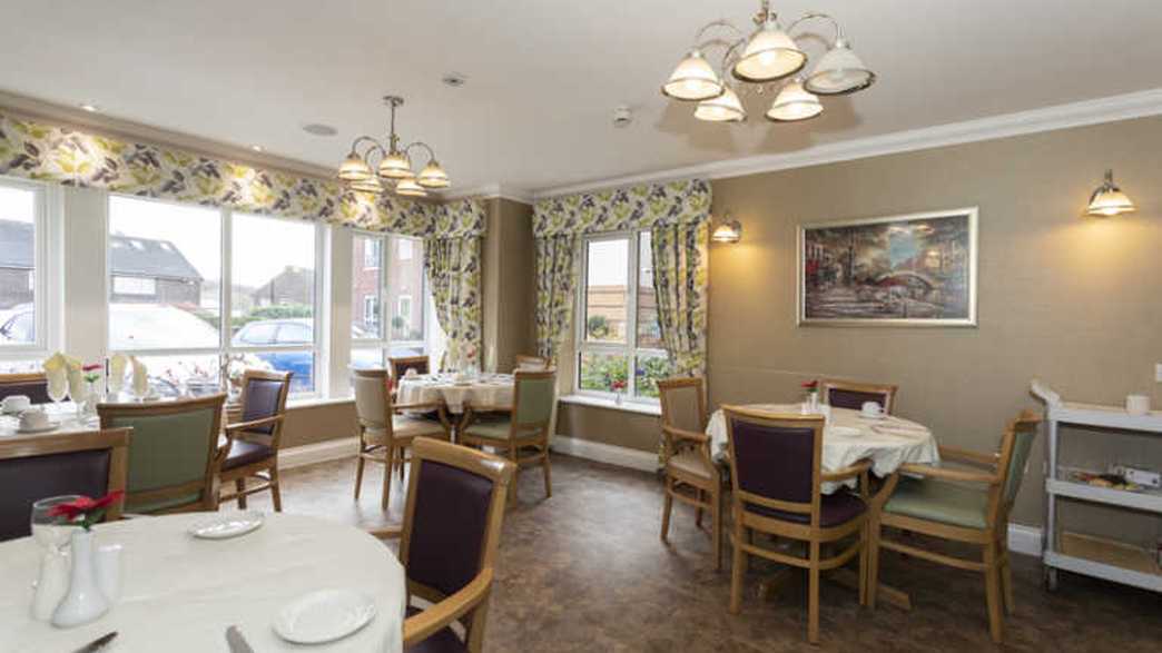 Oak Park Care Home Care Home Dewsbury meals-carousel - 1