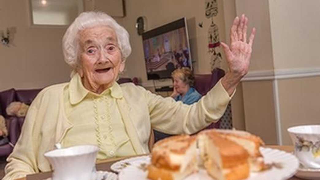 Oakdale Care Home Benfleet meals-carousel - 2