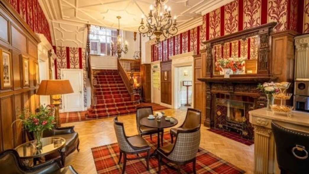 Oaken Holt Nursing and Residential Home Care Home Oxford buildings-carousel - 1