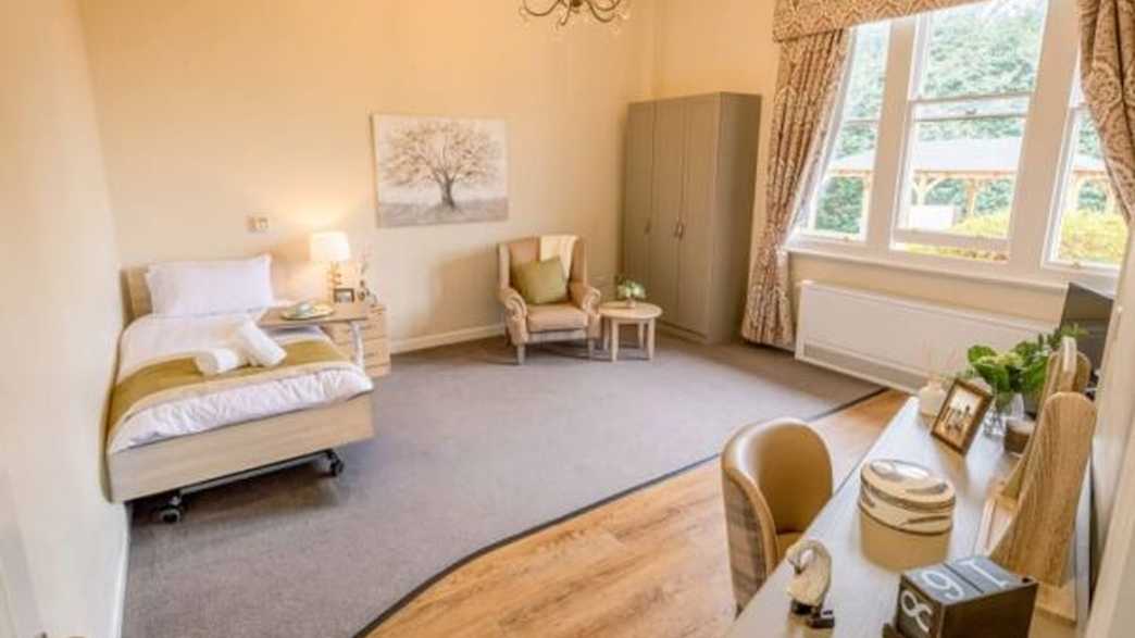 Oaken Holt Nursing and Residential Home Care Home Oxford accommodation-carousel - 1