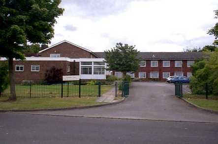 Oakridge House Care Home with Nursing Care Home Basingstoke  - 1