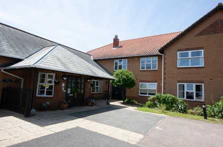 Oakwood House Residential and Nursing Home Care Home Ipswich  - 1