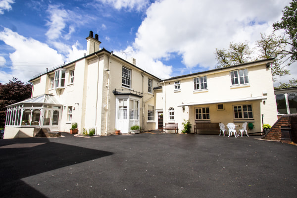 Oriel Care Home | Care Home | Stourbridge, DY8 1QY