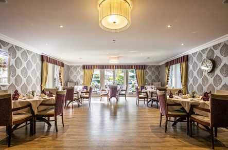 Oulton Manor care home Care Home Leeds  - 2