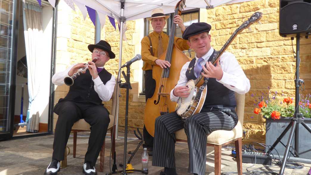 Newlands Care Home Care Home Stow on the Wold activities-carousel - 5