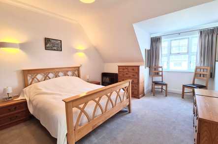 Apartment 31 image 4