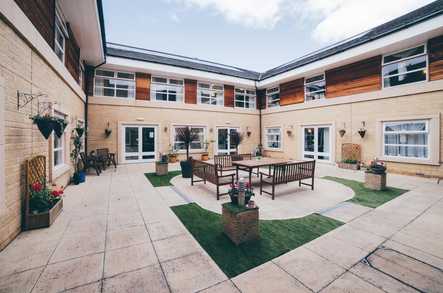 Cedar Court Care Home Care Home Witney  - 5