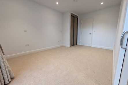 Apartment 19 image 3