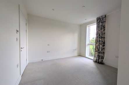 Apartment 27 image 5