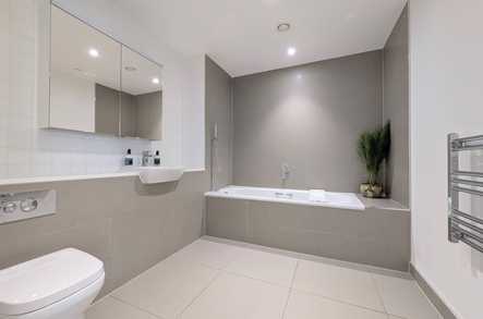 Apartment 3 image 4