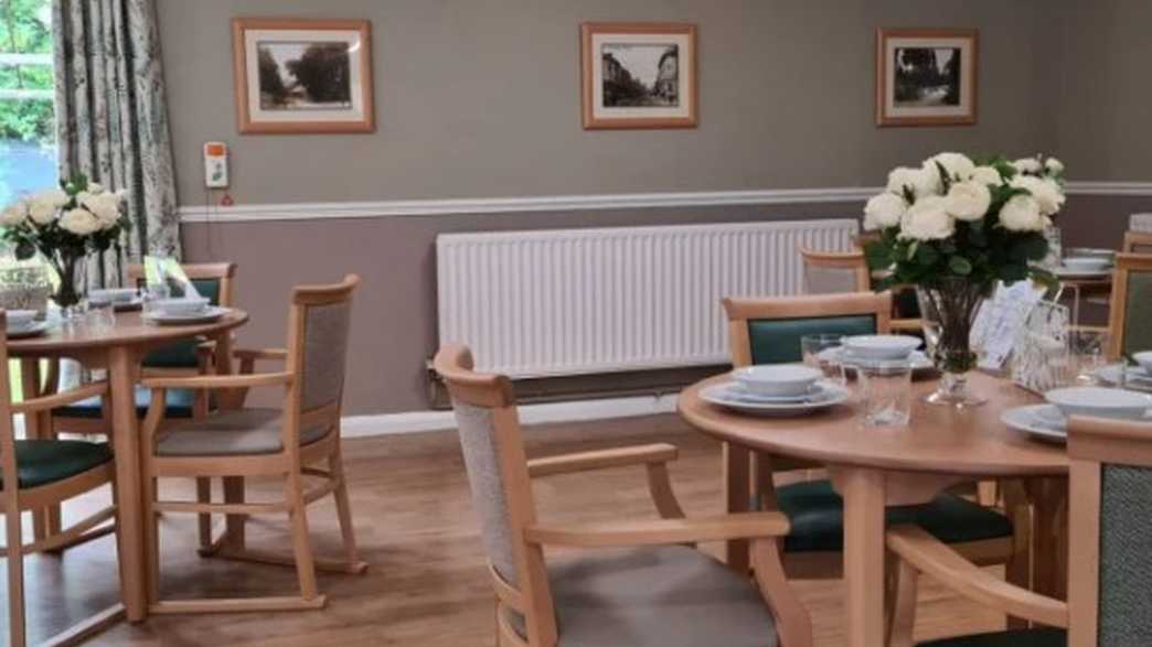 Parklands Court Care Home Care Home Walsall meals-carousel - 1