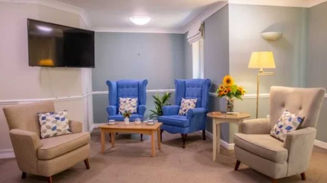 Parkside Care Home Care Home Reading buildings-carousel - 7