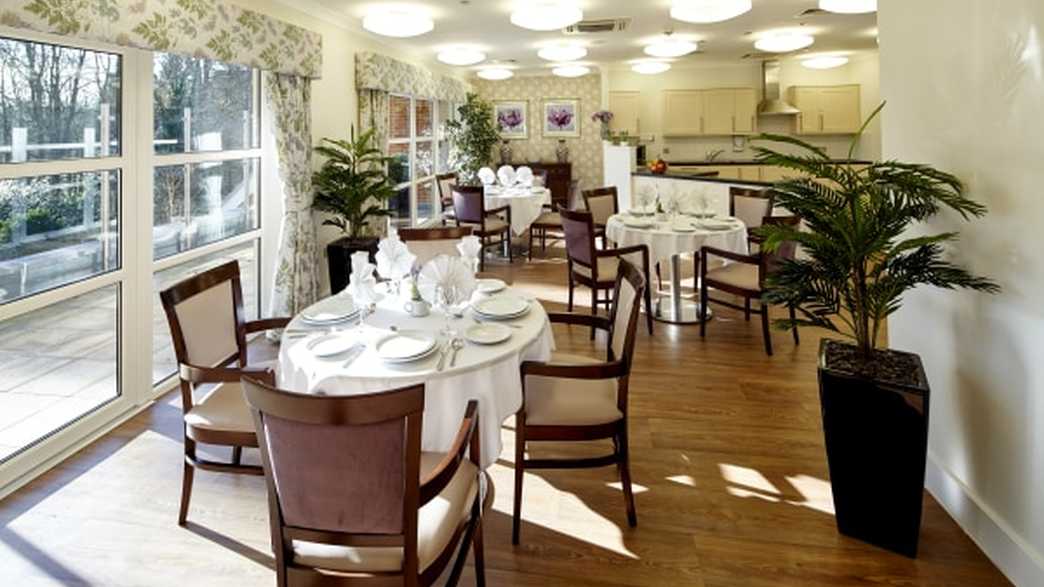 Pemberley House Care Home Care Home Basingstoke meals-carousel - 2