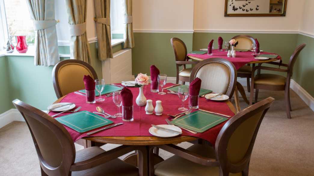 Pendean House Care Home Care Home Midhurst meals-carousel - 1