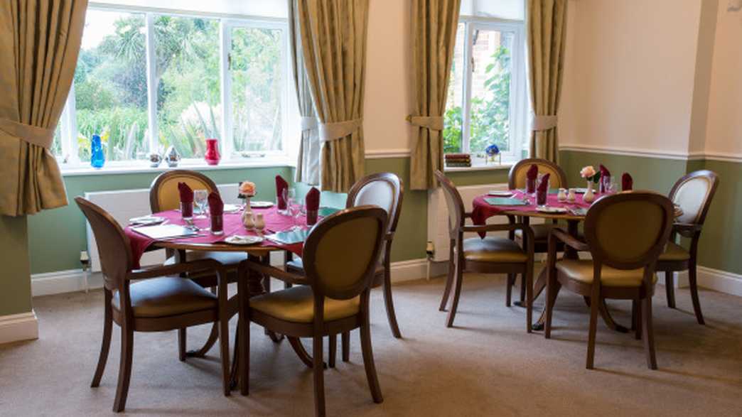 Pendean House Care Home Care Home Midhurst meals-carousel - 2