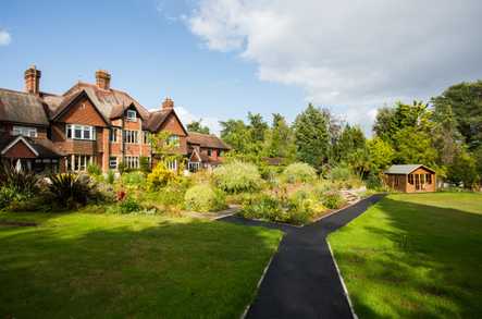 Pendean House Care Home Care Home Midhurst  - 5