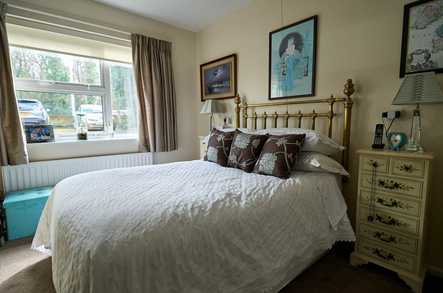 Typical Holmesdale Flat image 1