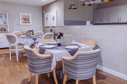 Plas-Y-Dderwen Care Home Care Home Carmarthen  - 4