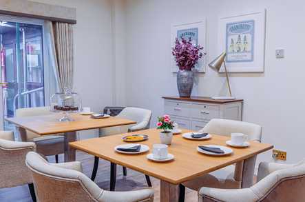 Plas-Y-Dderwen Care Home Care Home Carmarthen  - 2