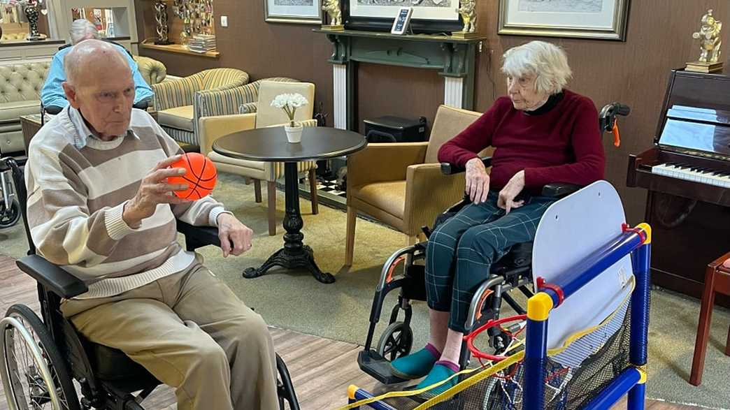 Priors House Care Home Leamington Spa activities-carousel - 15