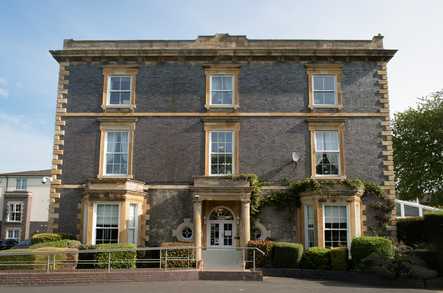 Quinton House Care Home Stratford Upon Avon  - 4