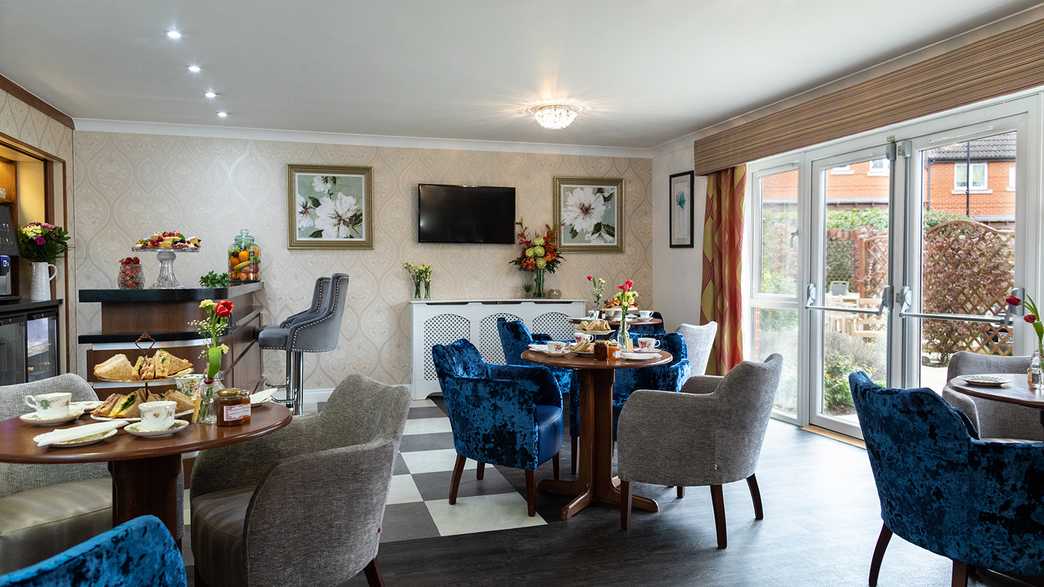 Queen Elizabeth Park Care Home Care Home Guildford buildings-carousel - 1