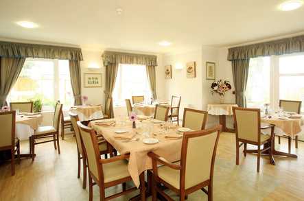 Queen Elizabeth Park Care Home Care Home Guildford  - 3