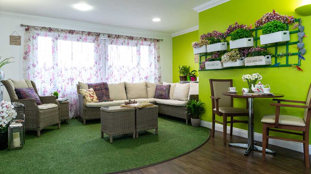 Queen Elizabeth Park Care Home Care Home Guildford activities-carousel - 2