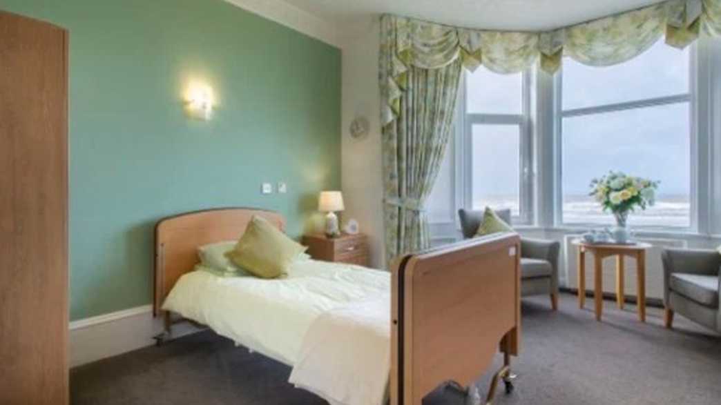 Queens Care Home Care Home Prestwick accommodation-carousel - 1