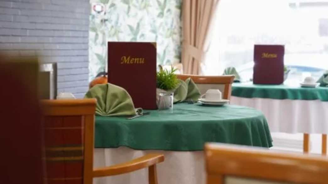 Queens Care Home Care Home Prestwick meals-carousel - 3