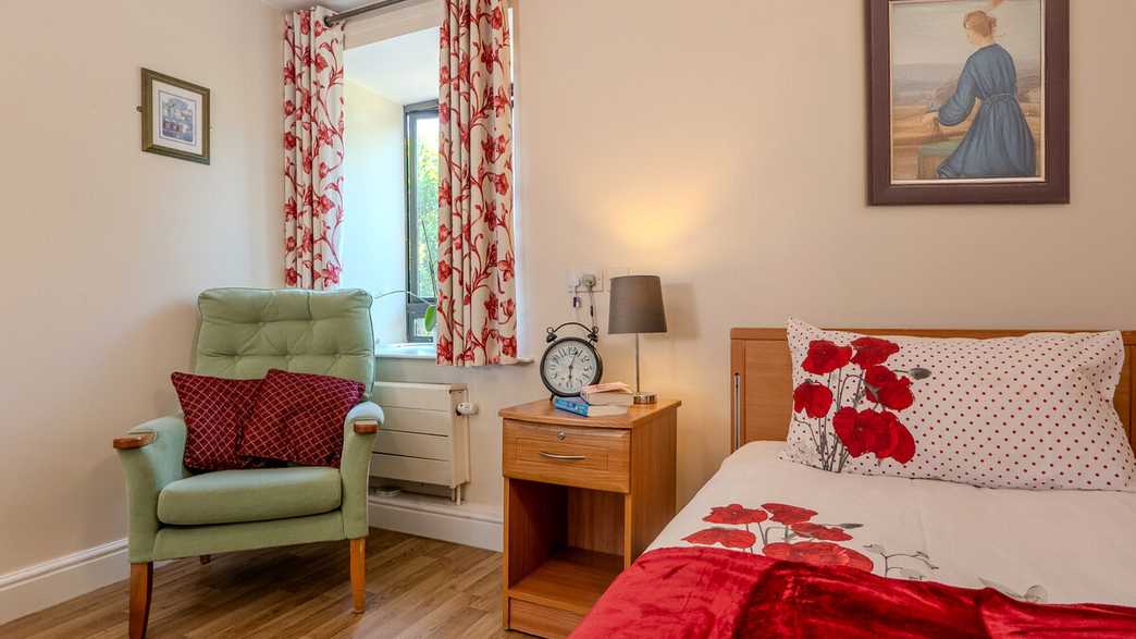 Lawnfield House Care Home London accommodation-carousel - 1