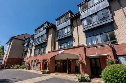 Lawnfield House Care Home London  - 4