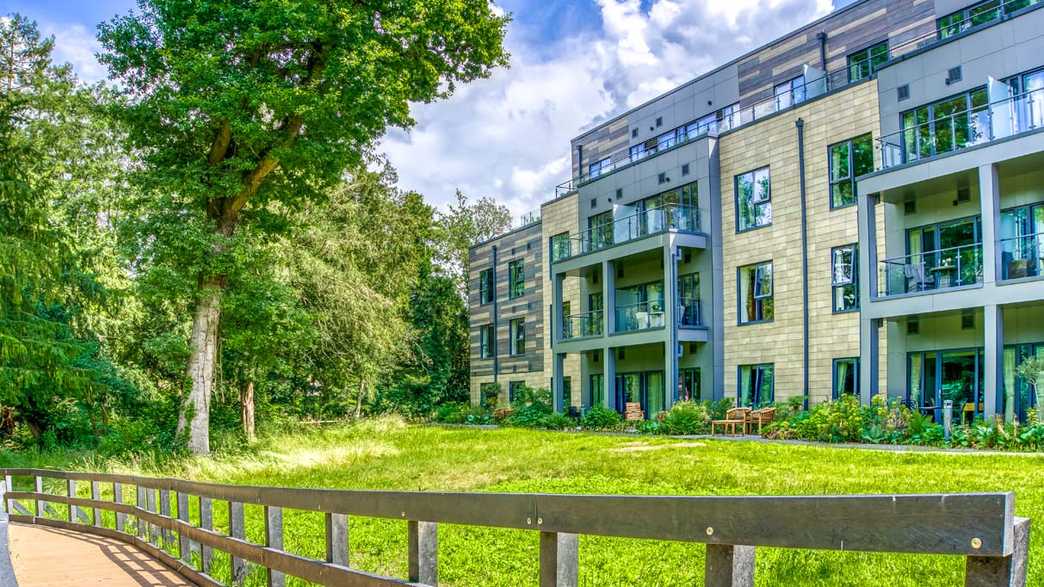 Richmond Village Cheltenham Care Home Care Home Cheltenham buildings-carousel - 5