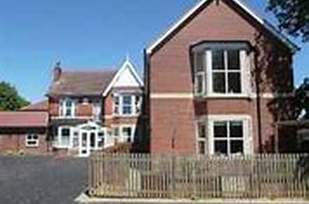 Raunds Lodge Nursing Home Care Home Wellingborough  - 1