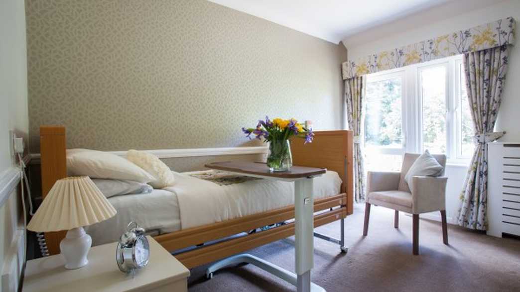 Red Court Care Home Care Home Croydon accommodation-carousel - 2