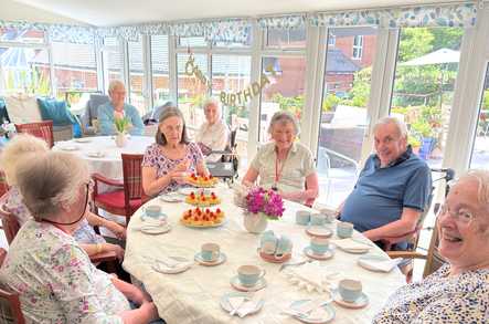 Hill Brow Residential Care Home Care Home Farnham  - 4