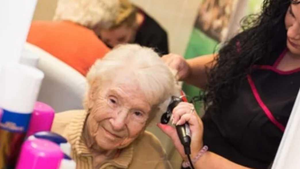Roberttown Care Home Care Home Liversedge activities-carousel - 3