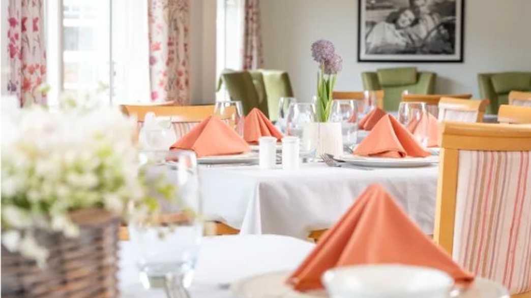 Rosalyn House Care Home Dunstable meals-carousel - 2