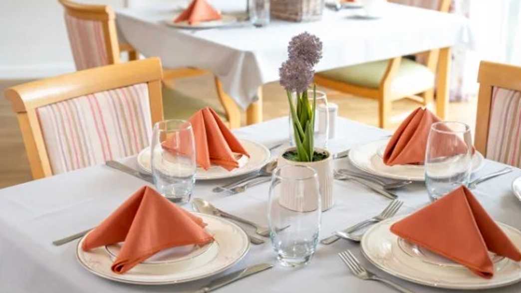 Rosalyn House Care Home Dunstable meals-carousel - 3