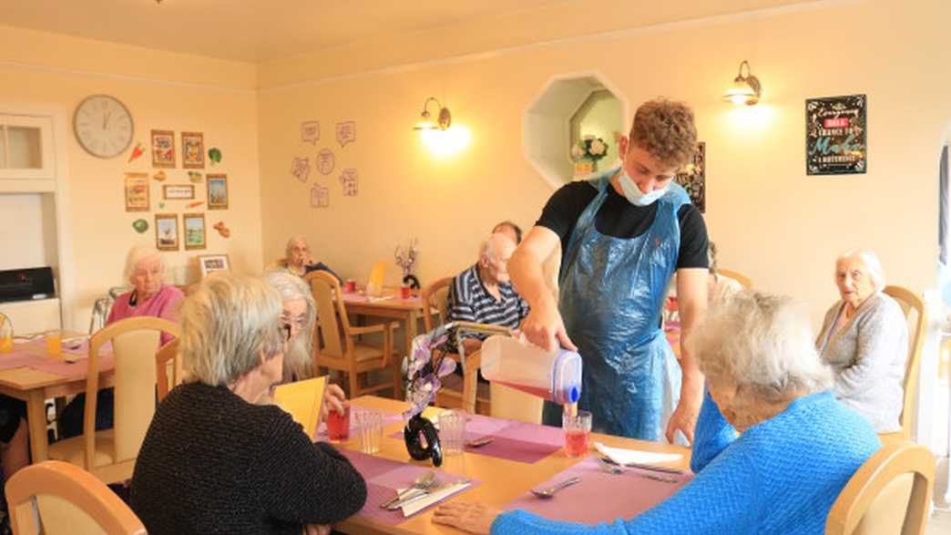 Roselands Residential Home Care Home Rye activities-carousel - 2
