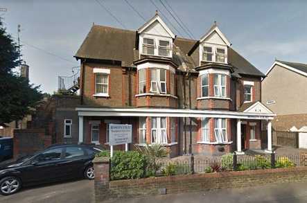 Rosslyn Residential Care Care Home Watford  - 1