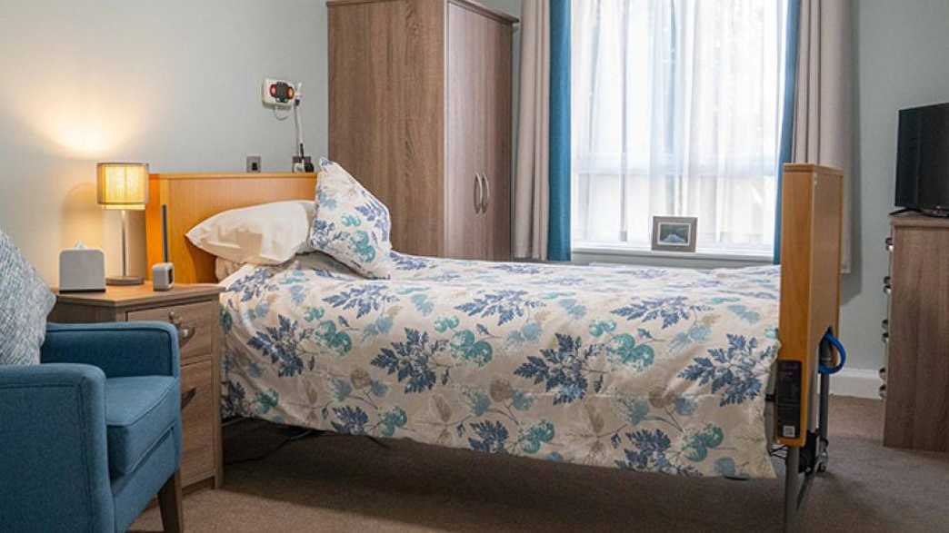 Rowanweald Residential and Nursing Home Care Home Harrow accommodation-carousel - 1