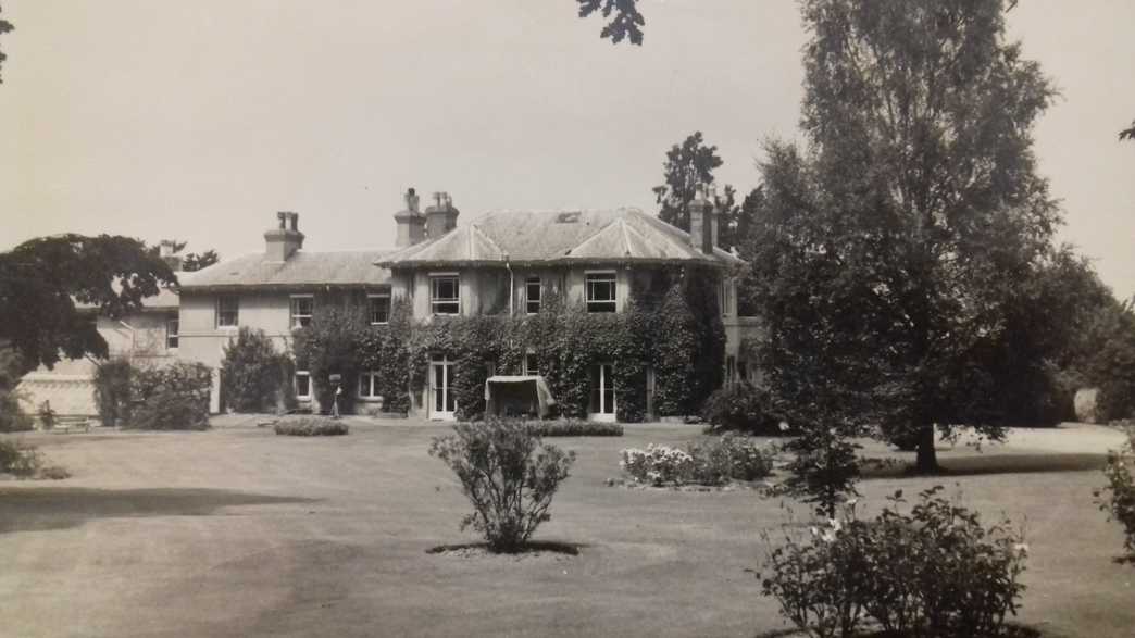 Rusthall Lodge Care Home Care Home Tunbridge Wells buildings-carousel - 5