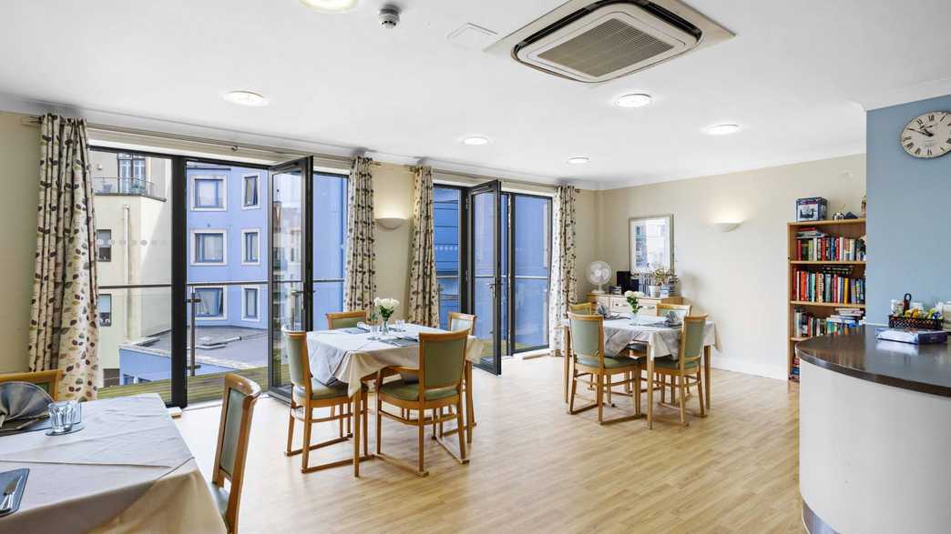 Signature House Care Home Dorchester meals-carousel - 3