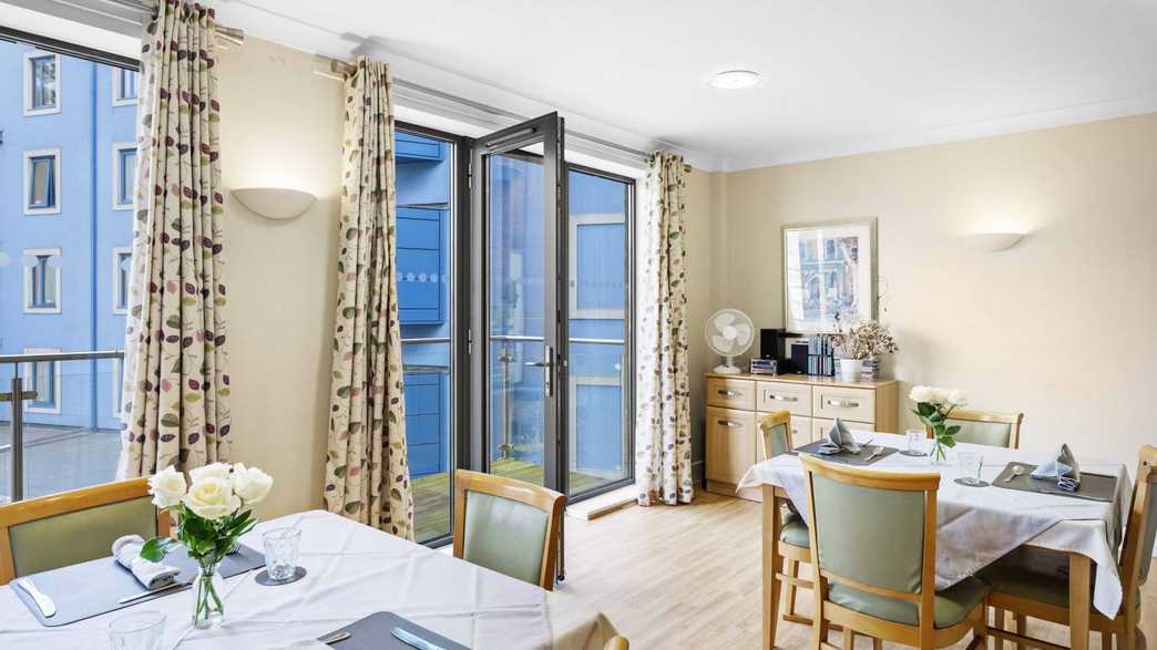 Signature House Care Home Dorchester meals-carousel - 2