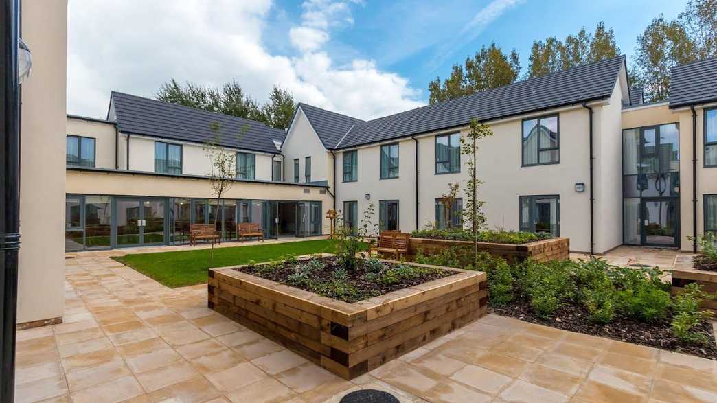 Scarlet House Care Home Stroud buildings-carousel - 16