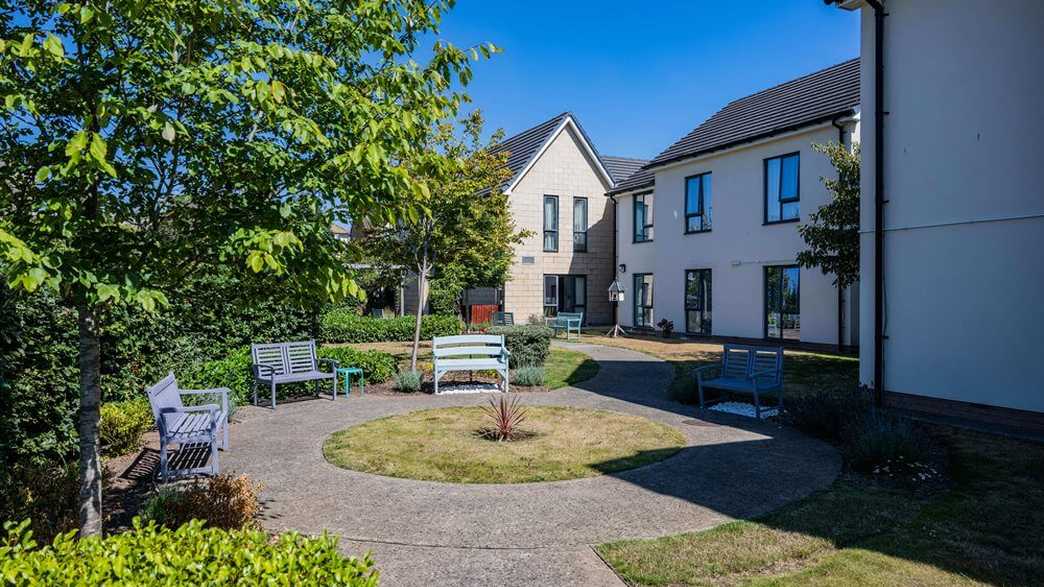 Scarlet House Care Home Stroud buildings-carousel - 17