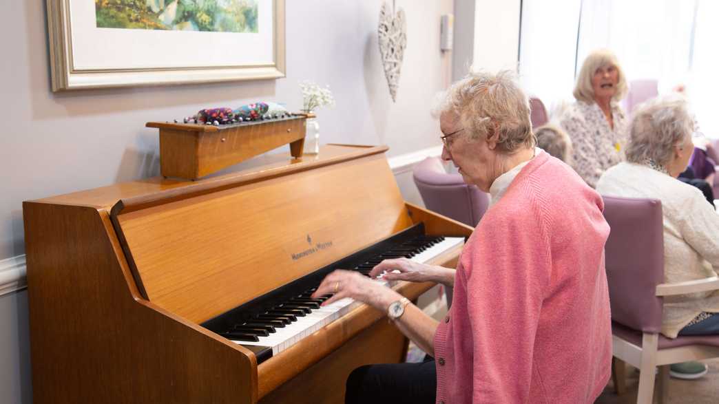 Scarlet House Care Home Stroud activities-carousel - 4